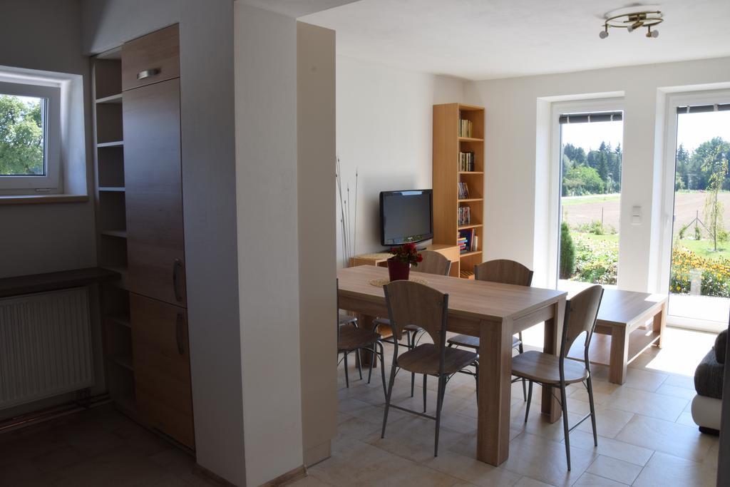 Appartamento Penzion Na Samotách Jindřichŭv Hradec Esterno foto