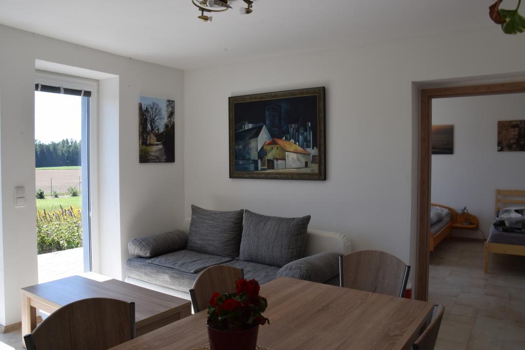 Appartamento Penzion Na Samotách Jindřichŭv Hradec Esterno foto